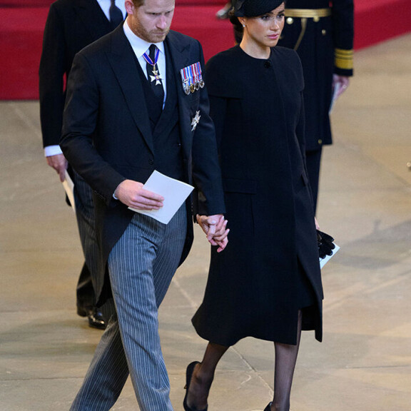 Harryn ja Meghanin työmatka katkesi äkillisesti kuningattaren kuolemaan. Parin lapset ovat olleet jo toista viikkoa ilman vanhempiaan kotona Yhdysvalloissa. Sussexin herttuapari Harry ja Meghan