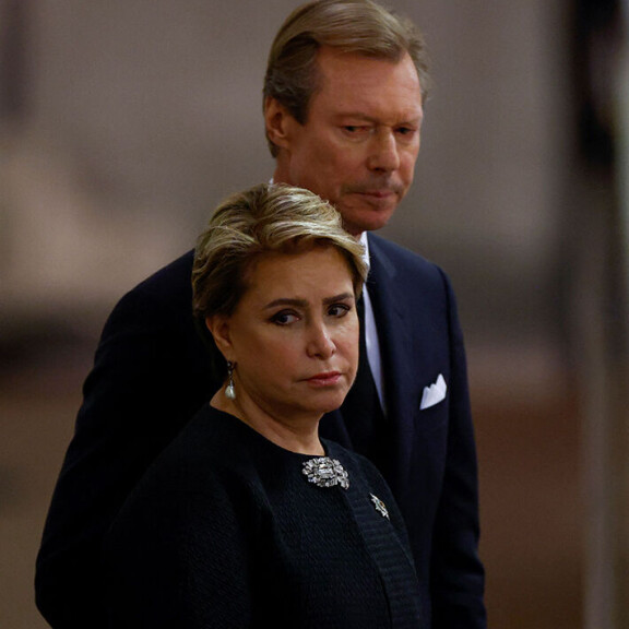 – Kuningatar Elisabet oli hyvin herttainen ja rakastettava rouva. Hän oli vaikuttava, hurmaava ja hyvin empaattinen, Henri kuvailee. Luxemburgin hallitsijapari Henri ja Maria Teresa