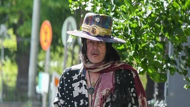 Väsähtänyt Andy McCoy haki lonkerosta piristystä – kuva Andy McCoy