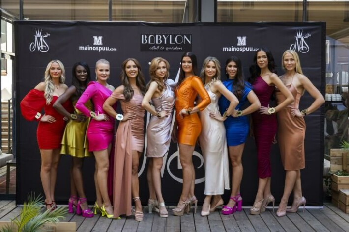 Ken on heistä kaikkein kaunein? Joku näistä kaunottarista valitaan Miss Suomeksi 2022. Ken on heistä kaikkein kaunein? Joku näistä kaunottarista valitaan Miss Suomeksi 2022.