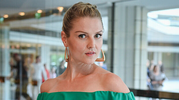 Oho! Helmi-Leena Nummela muutti hiustyylinsä - pituutta lähti reippaasti Helmi-Leena Nummela