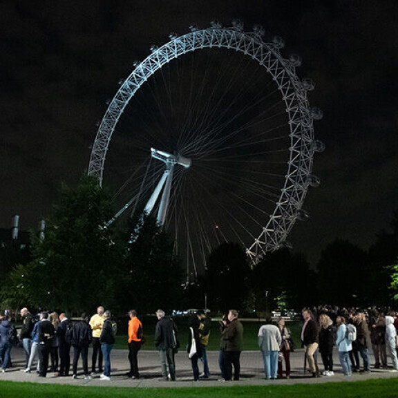 Tältä London Eyen edustalla näytti eilen illalla. London Eye