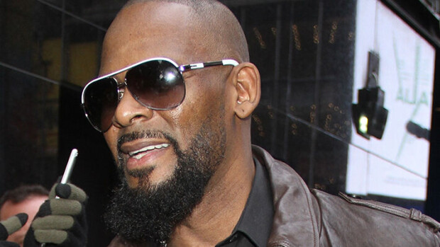 R. Kelly todettiin syylliseksi lapsipornon tuottamiseen R. Kelly