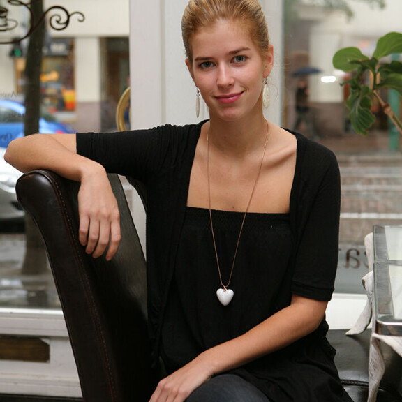Tältä nuori Oona näytti vuonna 2007. Oona Louhivaara