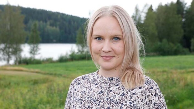 Matti Nykäsen lapsenlapsi näki pappansa muistomerkin - Eveliina-tyttäreltä rajua kritiikkiä edesmenneelle mäkikotkalle eveliina mäntykangas