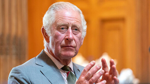Kuningas Charles joutuu leikkaukseen