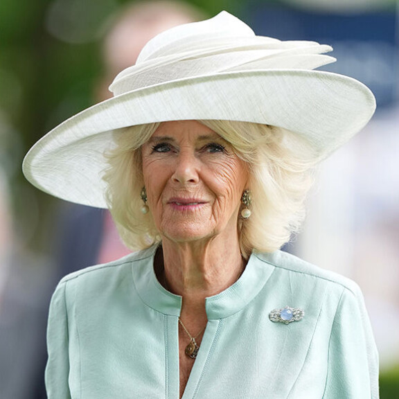 Camilla myöntää liikuttuneensa, kun Elisabet hyväksyi miniänsä tulevana kuningattarena. Cornwallin herttuatar Camilla