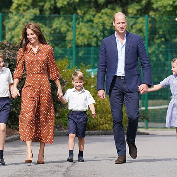 William ja Catherine saattoivat tällä viikolla lapsensa Georgen, Louis'n ja Charlotten uuteen kouluun. Cambridgen herttuapari William ja Catherine sekä prinssi George ja prinsessa Charlotte