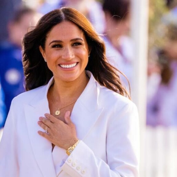 Herttuatar Meghan odotti Harryn paluuta Lontoossa. Meghan