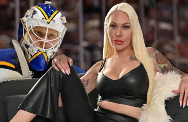 Suomalainen NHL-maalivahti yhdistettiin aikuisviihdetähteen – näin Ville Husso reagoi toimittajan kysymyksiin 
