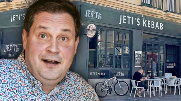 Eikö Jethro Rostedt kelpaa enää edes kebab-mannekiiniksi? Raivostunut turkulaisravintoloitsija lataa täyslaidallisen: ”Vähän satusetä tuntuu olevan” Jethro Rostedt.