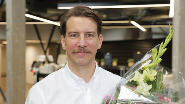 Aku Hirviniemi kannustaa Sonja-rakastaan TTK:n yleisössä - kertoo miksi ei ole itse osallistunut ohjelmaan Aku Hirviniemi