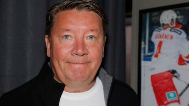 Jokerit-kohun keskellä oleva Jari Kurri lopetti piilottelun - ilmestyi yllättäen julkkistapahtumaan Vanessa-vaimonsa kanssa: 'En mä nyt mitään...' Jari Kurri.
