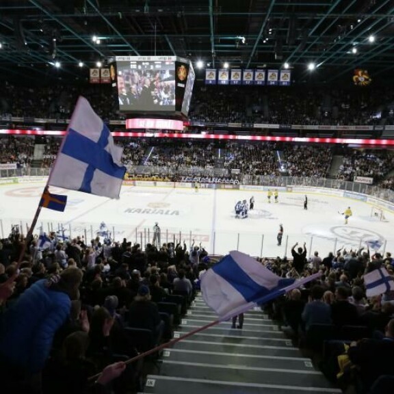 Tältä Helsingin Jokerien kotiluola Hartwall-areena näytti suuruuden päivinään. Kuva syksyn 2015 Karjala-turnauksesta. Nyt jäljellä on enää monitoimihallin savuavat rauniot. Tältä 'Hartsu' näytti suuruuden päivinään. Kuva syksyn 2015 Karjala-turnauksesta. Nyt jäljellä on enää monitoimihallin savuavat rauniot.