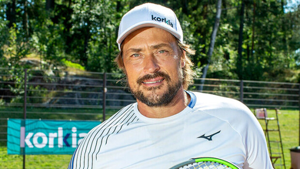 Teemu Selänne rahapulassa Suomessa! Joutui lainaamaan luottoystävältään – taustalla raju riita Teemu Selänne