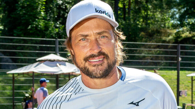 Näin Teemu Selänne ajautui rahaongelmiin - Luottoystävä lainasi kiekkotähdelle isoja summia Teemu Selänne