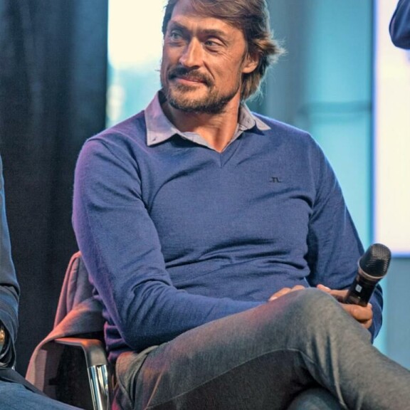 NHL-kentillä jättiomaisuuden tienannut tähti on lainannut rahaa luottokirurgiltaan jo kahdesti. Teemu Selänne