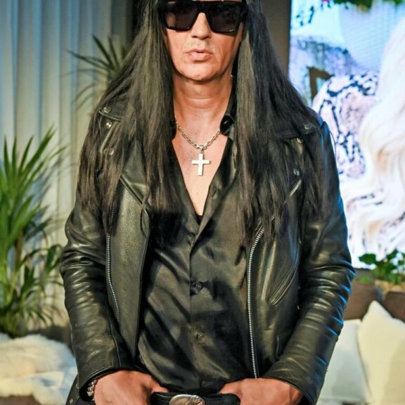 Jyrki 69 luo televisiossa nahkansa uudestaan. Jyrki 69