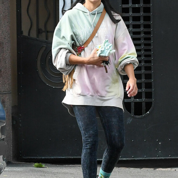 Alexandra on tyylikäs daami. Alexandra Escat