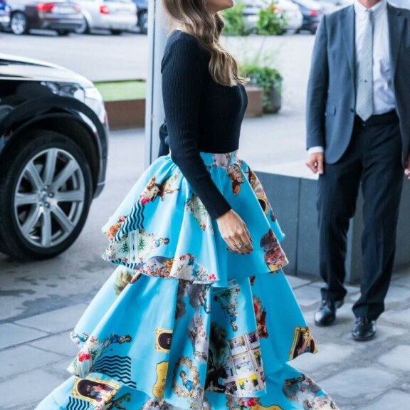 Sofia edusti karkeloissa nauravaisena. prinsessa Sofia