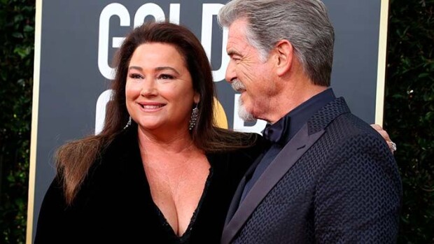 Pierce Brosnanin ja vaimon rantakuvista nousi älämölö - James Bond -legenda tulistui rakkaansa painoa arvostelleille pierce brosnan, keely shae smith