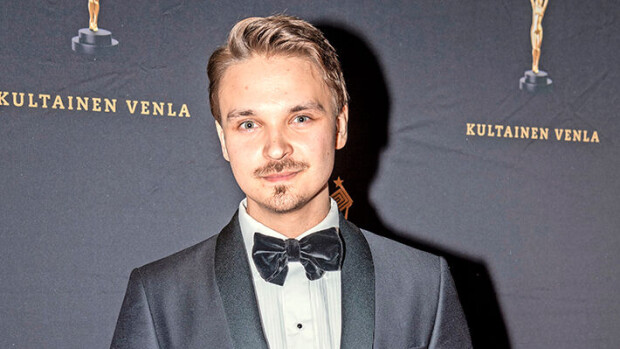 ”Kaksi tuntia telmimässä” Evelinan kanssa seurusteleva Roope Salminen julkaisi paidattoman kuvan Roope Salminen