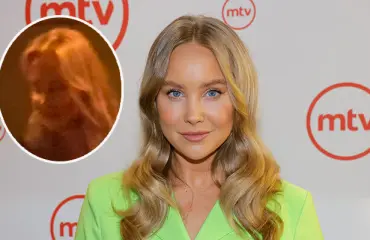 Sabina Särkkä pakeni Sanna Marinin tissikuvakohua yökerhoon - pummi tupakkaa ja kumosi juomia!