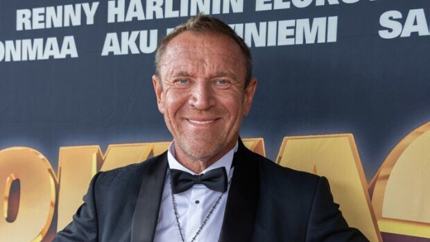 Tältä näyttää Renny Harlinin aikuinen poika - kuin kaksi marjaa? Renny Harlin