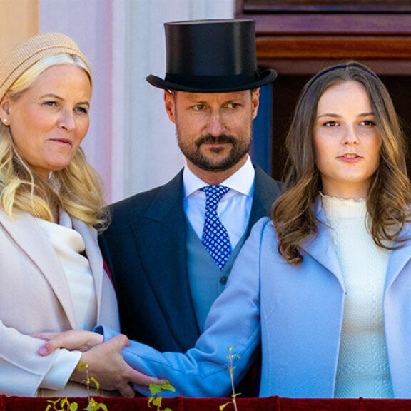 Durek Verrett sai koronatartunnan prinsessa Ingridin syntymäpäivägaalassa kesäkuussa. Tuolloin Mette-Marit vältti tartunnan. Norjan kruununprinssipari Haakon ja Mette-Marit sekä prinsessa Ingrid