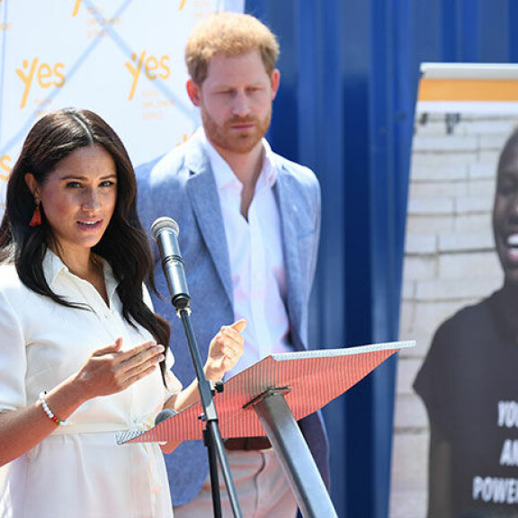 Meghan ja Harry puhuivat Etelä-Afrikan-matkallaan syksyllä 2019 paikallisille nuorille. Sussexin herttuapari Harry ja Meghan