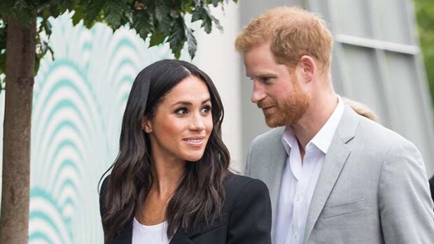 Meghan rikkoi räikeästi etikettiä - näin hän vastusti kuningattaren tahtoa häissään meghan markle, harry