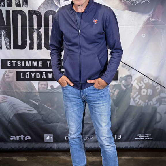 48-vuotiaana lapsen saanut Laura Malmivaara: 'Ymmärrän ikäkeskustelun...' Taneli Mäkelä