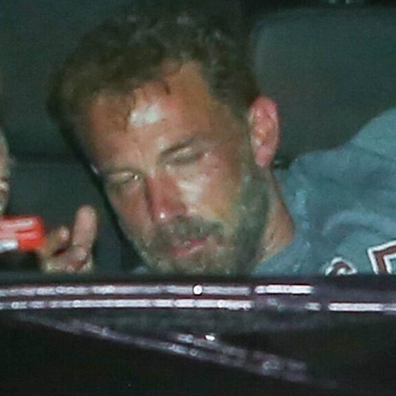Hohhoi, kylläpä väsyttää! Kolmepäiväiset häät ryydyttivät Ben Affleckin – uniset kuvat julki! Ben Affleck