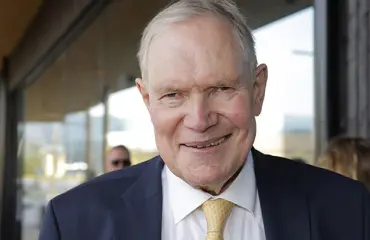 Paavo Lipponen pitkästä aikaa julkisuudessa – tuoreet kuvat