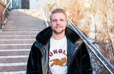 Järjestyksenvalvojat poistivat  EOTB-Roopen festareilta - katso paljonpuhuva video!