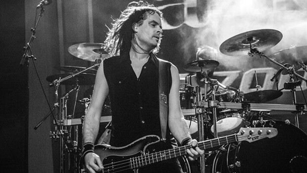 Amorphis-yhtyeen ex-basistille huumesyyte: ”Totta kai harmittaa” Harriet Etelävuori