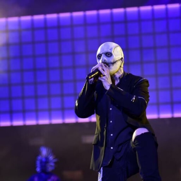 Kaikkiaan yhdeksästä jäsenestä koostuva Slipknot esiintyi eilen Suomessa. Kuvassa Corey Taylor. Slipknot