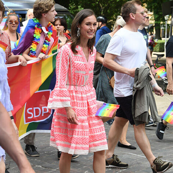 Sanna Marin osallistui Pride-kulkueeseen yhdessä kollegoidensa kanssa. Sanna Marin