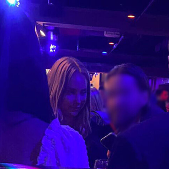 Sabina olio saapunut kapakkaan jatkamaan iltaa Justin Bieberin keikan jälkeen. Sabina särkkä
