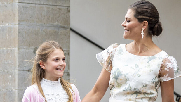 Prinsessa jorasi! Victoria fanittaa kesähittiä Prinsessa Estelle ja kruununprinsessa Victoria