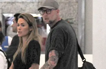 Martina ja Stefu sopuisina Hangossa: Martina räpläsi kännykkää, tanskalaisrakas joi valkkaria toisessa maassa