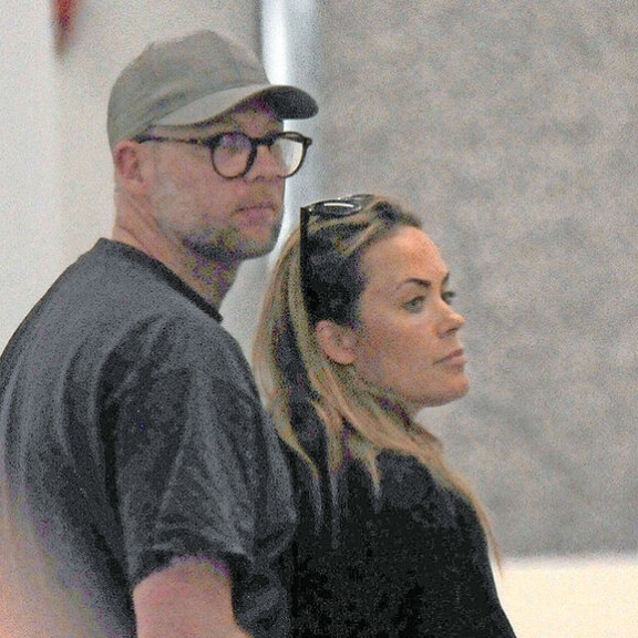 Paparazzikuvat Jesperistä ja Martinasta yhdessä lentoasemilla ovat Seiskan lukijoille tuttuja. Onko nyt niiden aika ohi? Martina ja Jasper