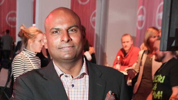 Tältä takavuosien suosikkijuontaja Tino Singh näyttää nyt - kuvat Tino Singh