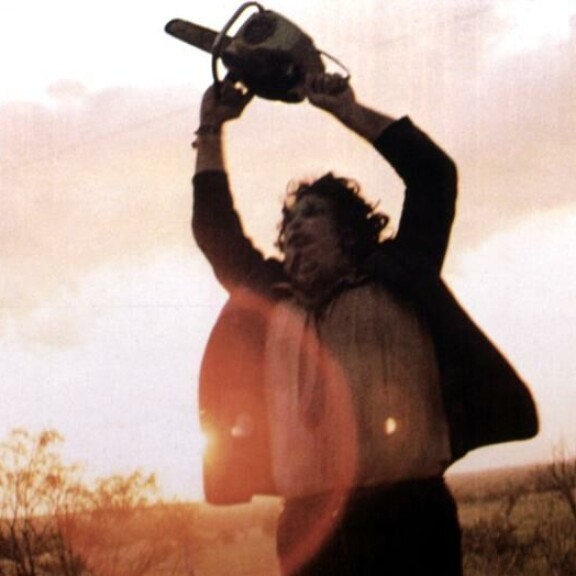Vuonna 1974 ilmestynyt alkuperäinen Texasin moottorisahamurhat -elokuva oli bannattu Suomessa vuoteen 1996 asti. Leatherface
