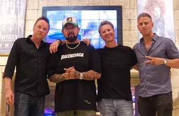 Eläköityvät Hunksit kertovat haasteista: "Et voi mennä sinne lavalle huonossa kunnossa" - Katso video