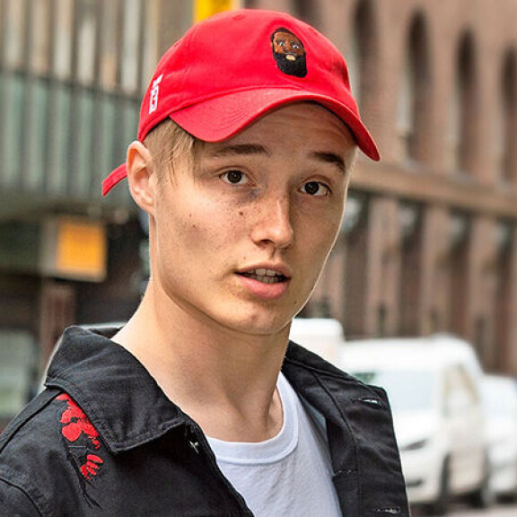 Tässä muutama vuosi sitten otetussa kuvassa Isac on vielä alaikäinen. Isac Elliot