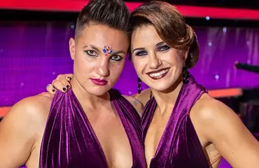 Elina Gustafsson ja Ansku Bergström kohtasivat lemmenlomallaan järkyttävää homofobiaa: "Ei katsonut edes päin!"