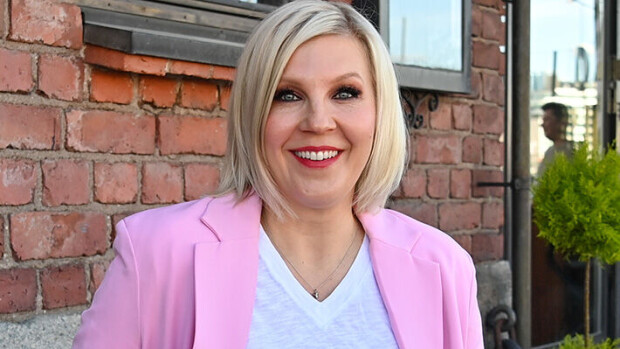 Vappu Pimiä ja mysteerimies viettivät aikuisten iltaa - seuraavana päivänä puhallutti: 'Ei ole kankkunen, mutta...' Vappu Pimiä