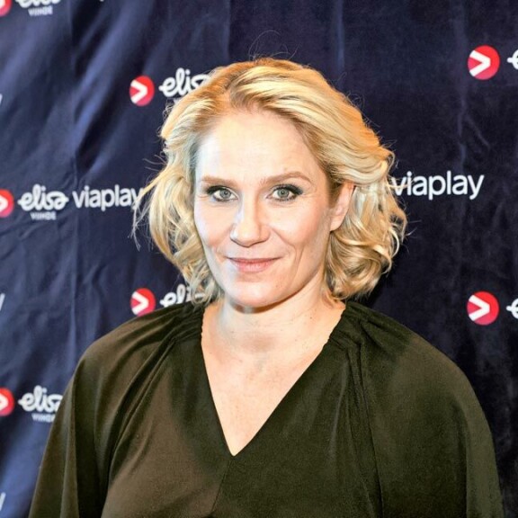 Viikon Kääk-juorut: Hankalat ajokengät – Elina Gustafssonin ja Ansku Bergström autoilu herätti huomiota Laura Malmivaara