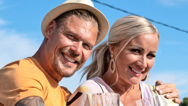 Tosi-tv-pariskunta Aki ja Rita Manninen ovat kolmen kiinteistön loukussa: 'Jos totta puhutaan...' Aki ja Rita Manninen